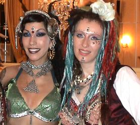 Shazadi und Sharon Kihara von den BellyDanceSuperStars